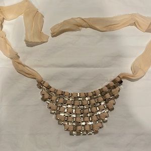 Statement necklace peach